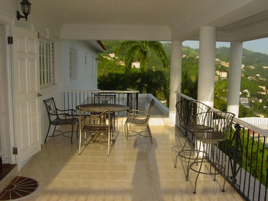 Hill Top Kingston Jamaica Cameră foto