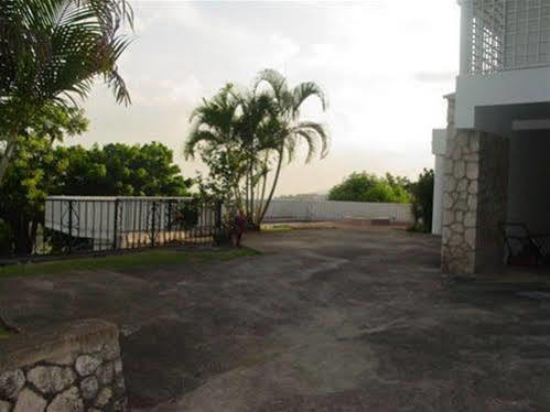 Hill Top Kingston Jamaica Exterior foto