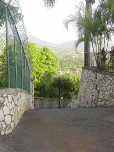 Hill Top Kingston Jamaica Exterior foto